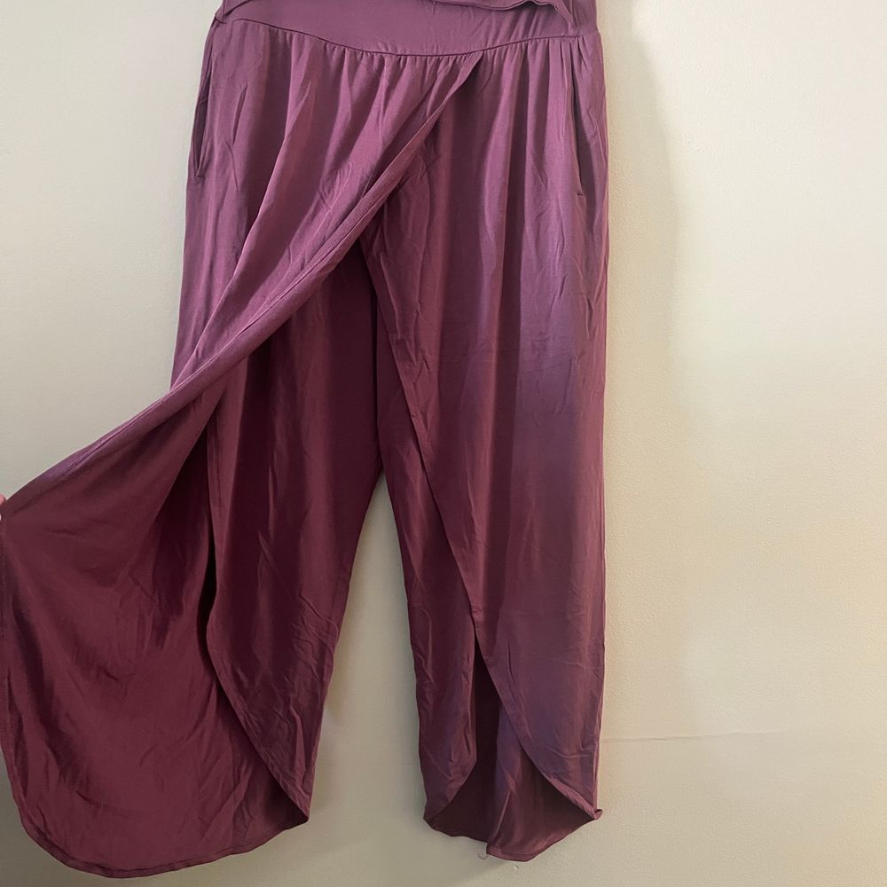 Athleta Mauve Cropped Tulip-Leg Pants - Picture 4 of 12